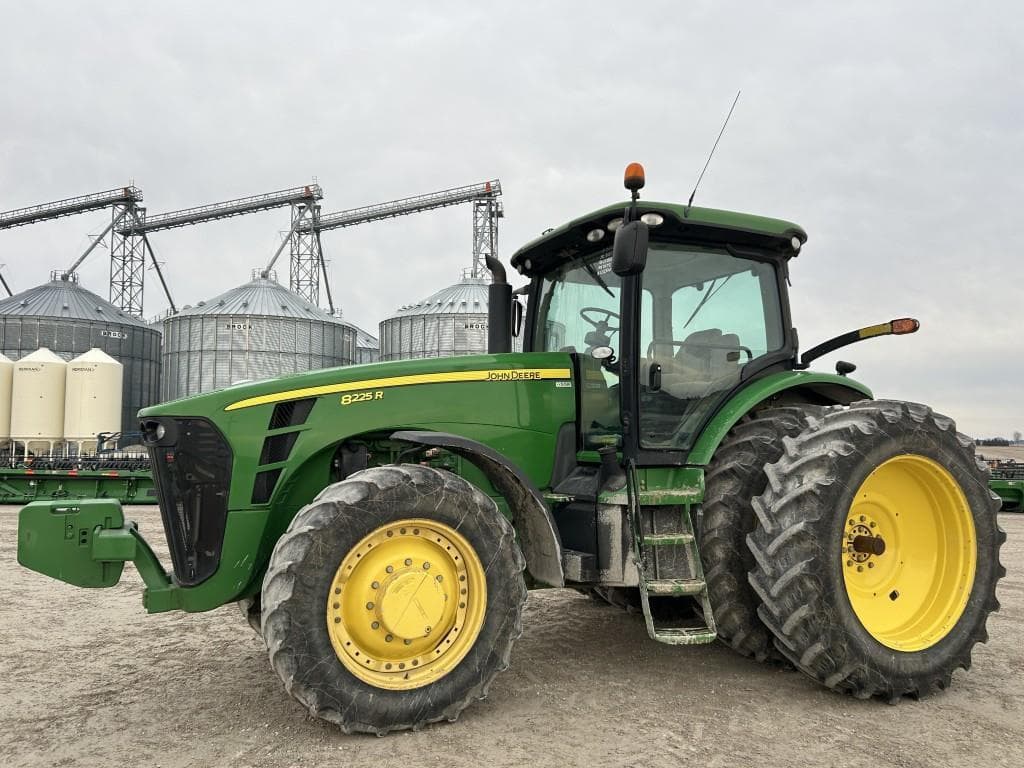 Image of John Deere 8225R Primary image