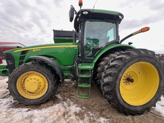 Image of John Deere 8225R equipment image 3