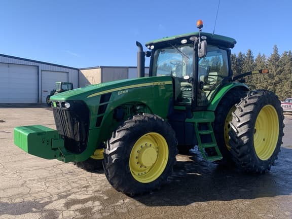 Image of John Deere 8225R equipment image 3