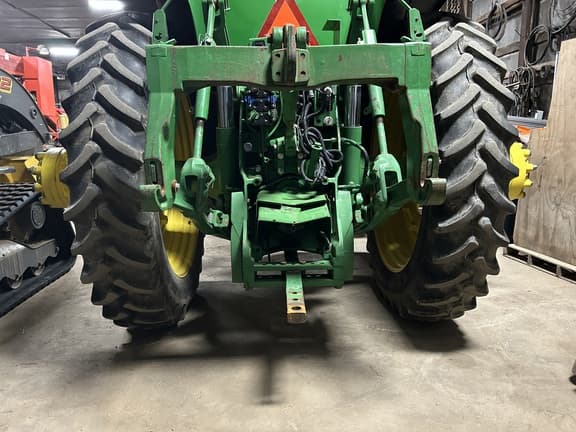 Image of John Deere 8225R equipment image 1
