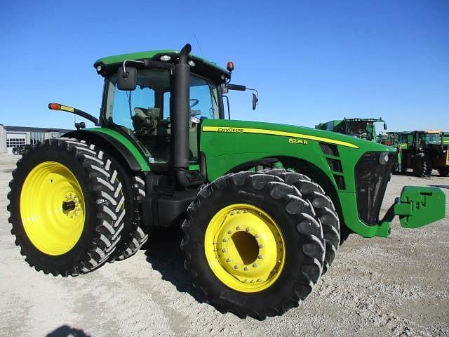 Image of John Deere 8225R equipment image 1