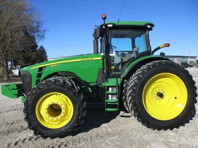 Image of John Deere 8225R equipment image 2