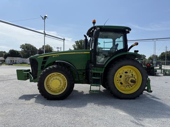 Image of John Deere 8225R equipment image 1