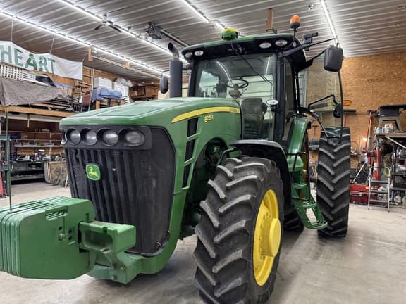 Image of John Deere 8225R equipment image 2