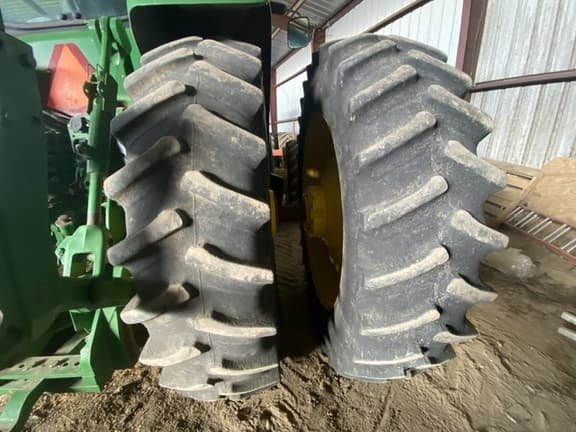 Image of John Deere 8225R equipment image 4