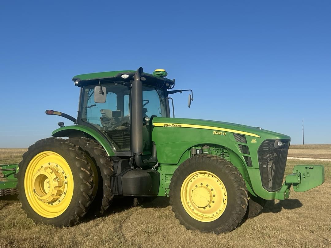 Image of John Deere 8225R Primary image