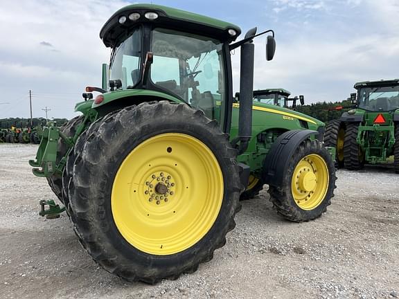 Image of John Deere 8225R equipment image 3