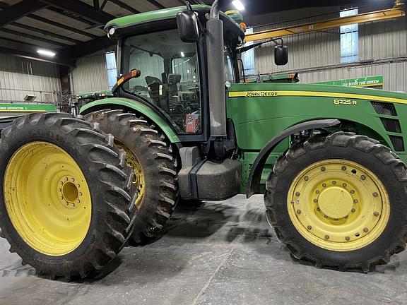 Image of John Deere 8225R equipment image 4