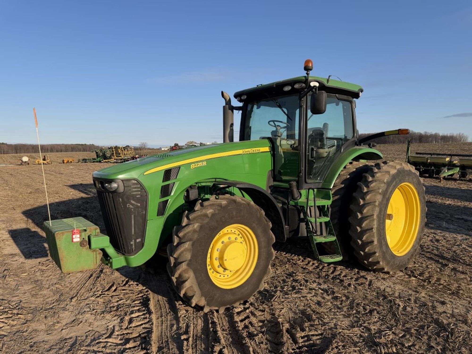 2010 John Deere 8225R Equipment Image0