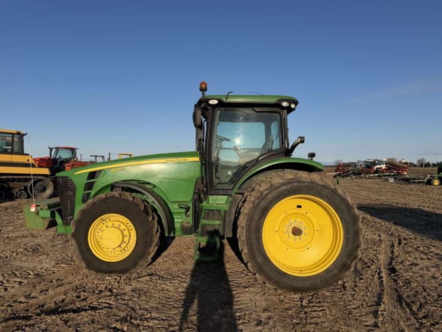 Image of John Deere 8225R equipment image 1