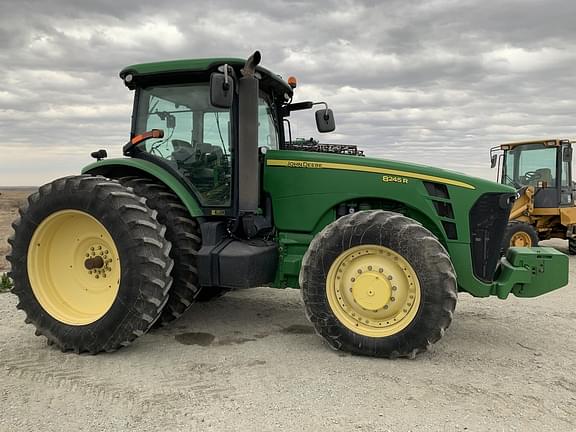 Image of John Deere 8245R equipment image 3