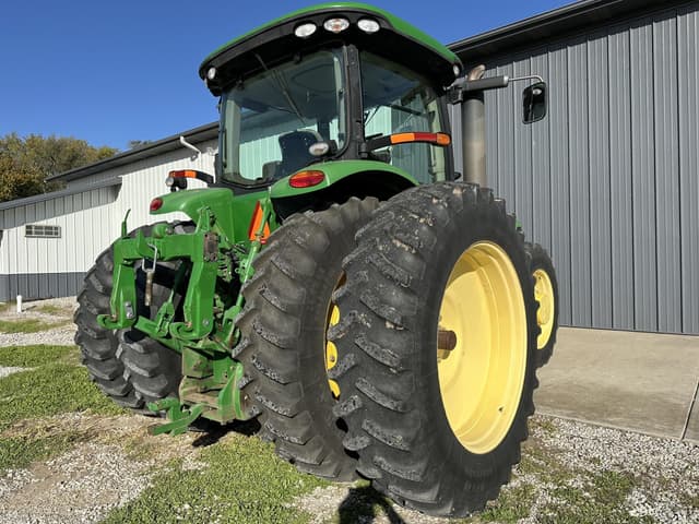 Image of John Deere 8245R equipment image 2