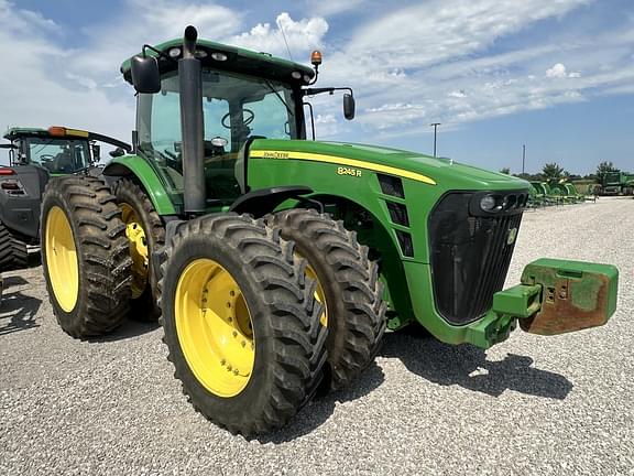 Image of John Deere 8245R equipment image 3