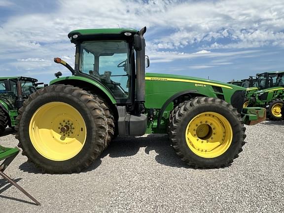 Image of John Deere 8245R equipment image 4