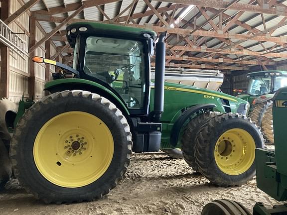 Image of John Deere 8245R equipment image 2