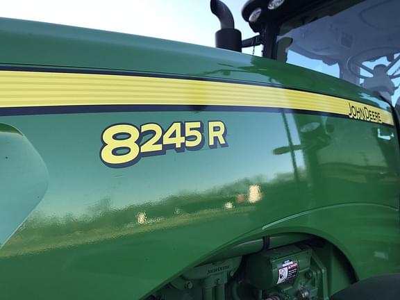 Image of John Deere 8245R equipment image 2