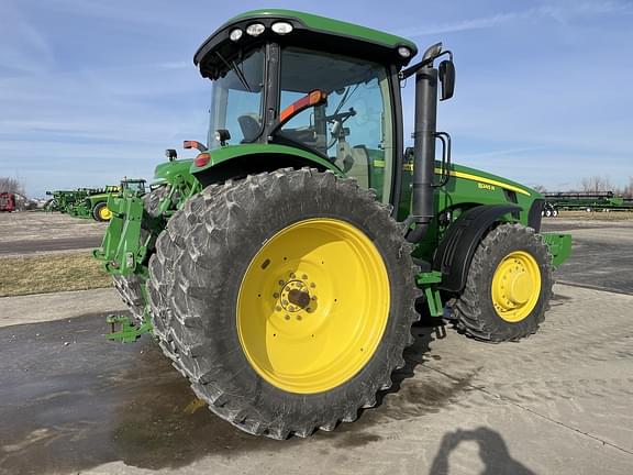 Image of John Deere 8245R equipment image 4