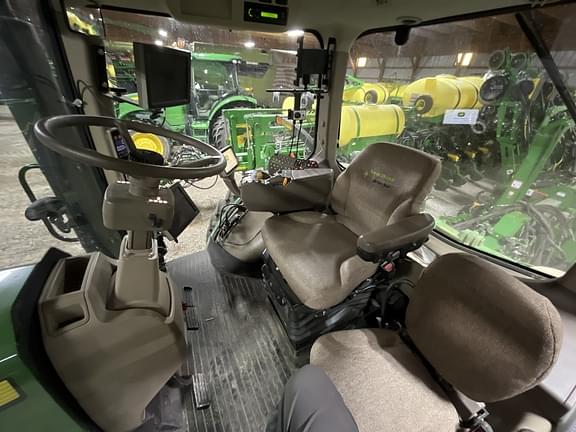 Image of John Deere 8245R equipment image 2