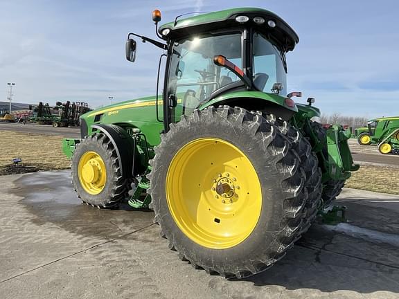 Image of John Deere 8245R equipment image 2