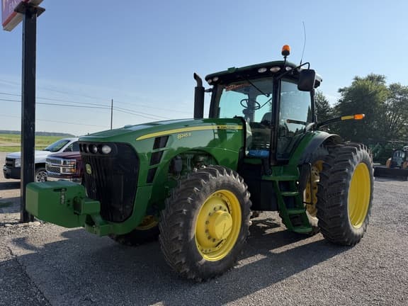 Image of John Deere 8245R equipment image 1