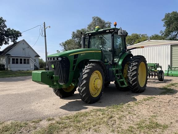 Image of John Deere 8245R equipment image 2