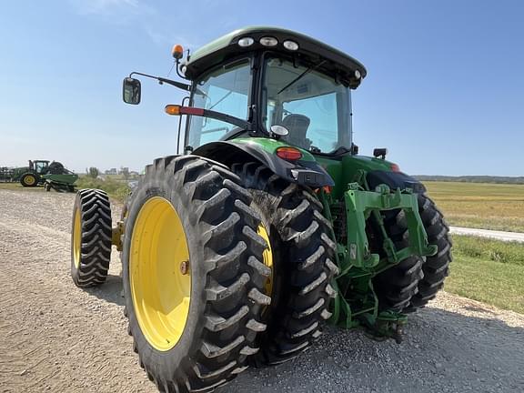 Image of John Deere 8245R equipment image 4