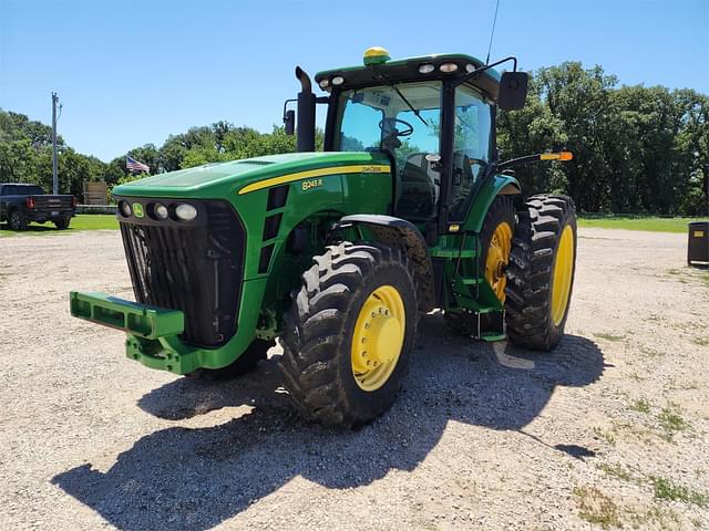 Image of John Deere 8245R equipment image 1