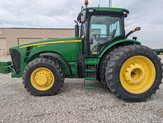 Main image John Deere 8245R