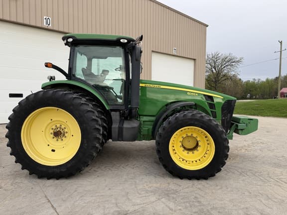 Image of John Deere 8245R equipment image 1
