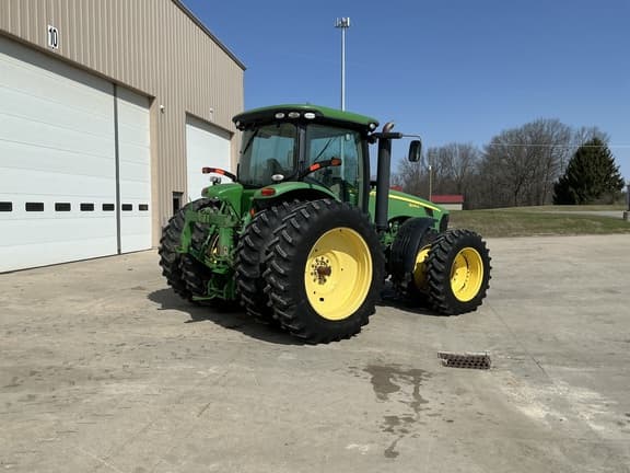 Image of John Deere 8245R equipment image 2