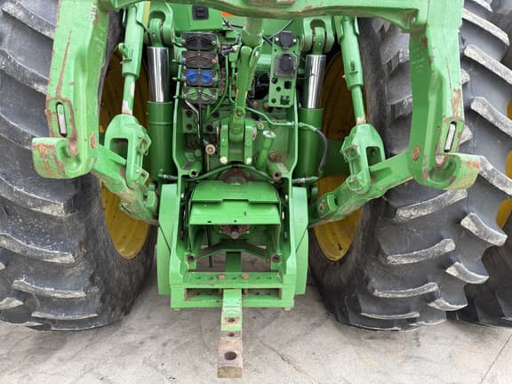 Image of John Deere 8245R equipment image 4