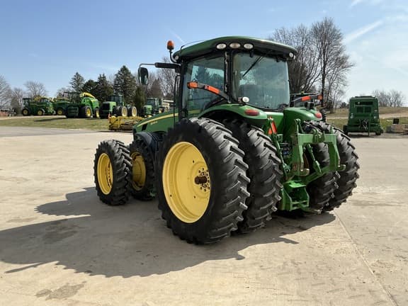 Image of John Deere 8245R equipment image 4