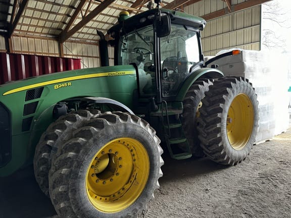 2010 John Deere 8245R Equipment Image0