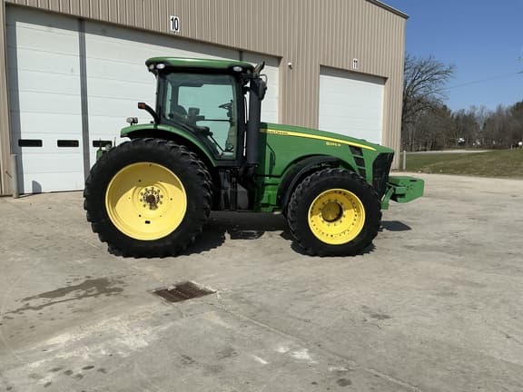 Image of John Deere 8245R equipment image 1