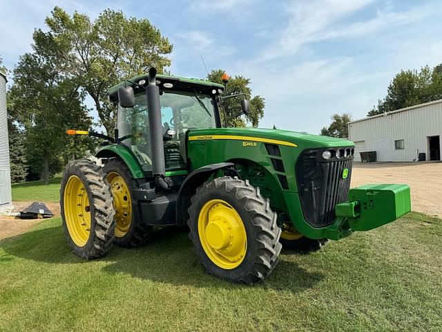 Image of John Deere 8245R equipment image 1