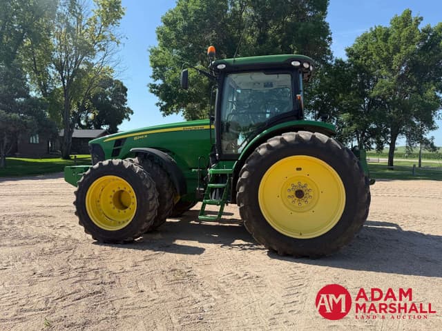 Image of John Deere 8245R equipment image 4