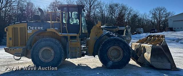 Image of John Deere 824K equipment image 3