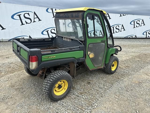Image of John Deere Gator 825 equipment image 4