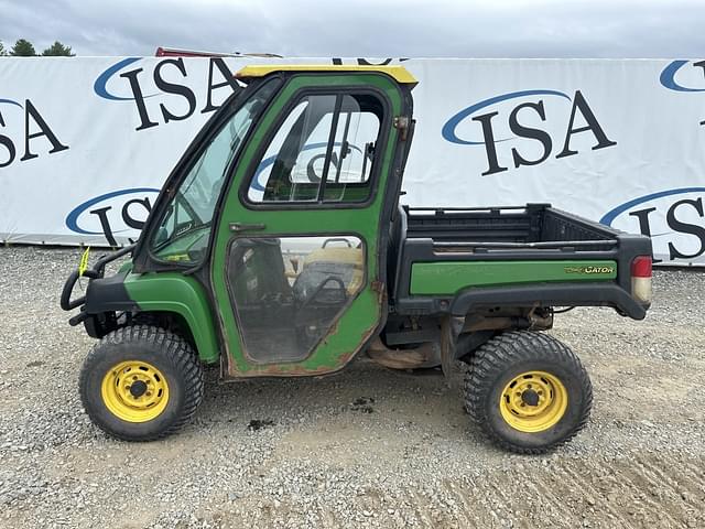 Image of John Deere Gator 825 equipment image 1