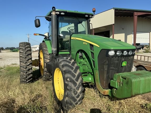 2010 John Deere 8270R Equipment Image0