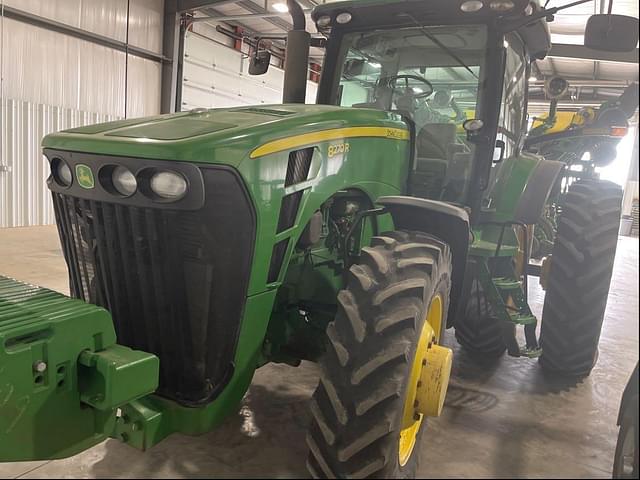 Image of John Deere 8270R equipment image 1