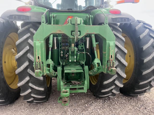 Image of John Deere 8270R equipment image 1