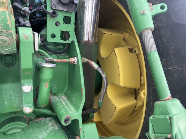 Image of John Deere 8270R equipment image 2