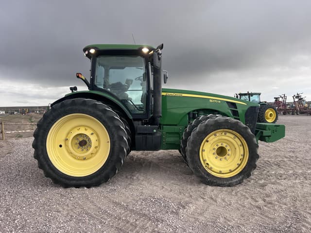 Image of John Deere 8270R equipment image 4