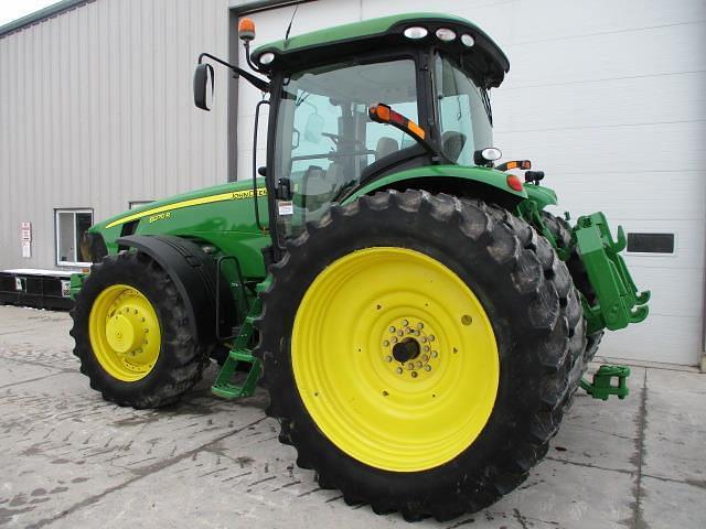 Image of John Deere 8270R equipment image 4