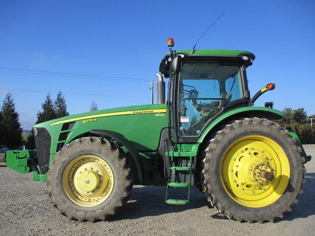 Image of John Deere 8270R equipment image 2