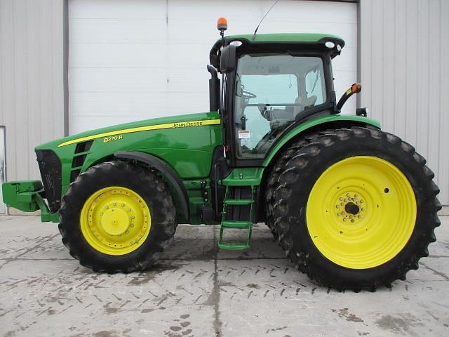 Image of John Deere 8270R equipment image 2