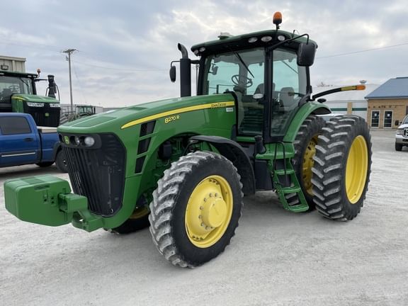 Main image John Deere 8270R