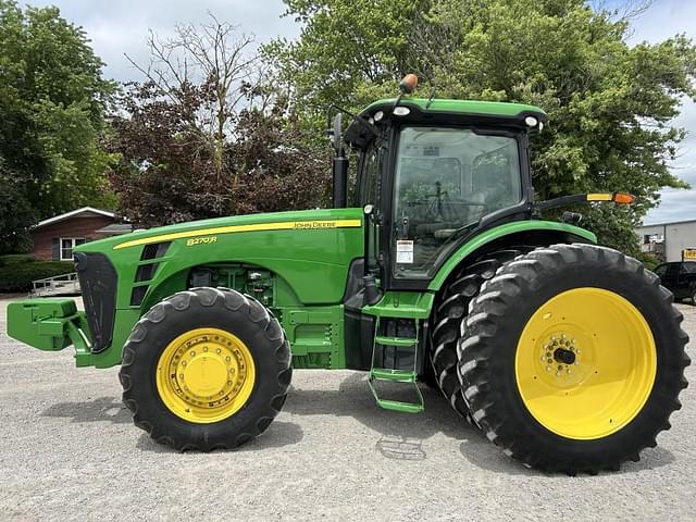 Image of John Deere 8270R equipment image 2