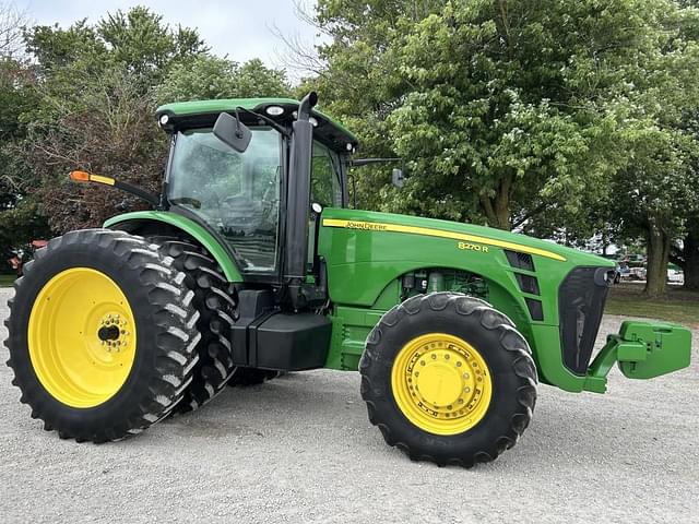 Image of John Deere 8270R equipment image 1